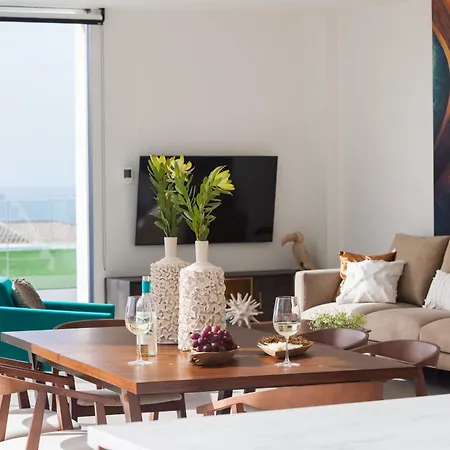200m² New D With Private, Heated Pool And Amazing Ocean View. Willa