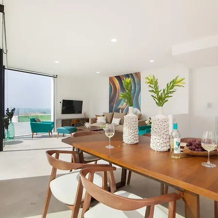 200m² New D With Private, Heated Pool And Amazing Ocean View. Willa *